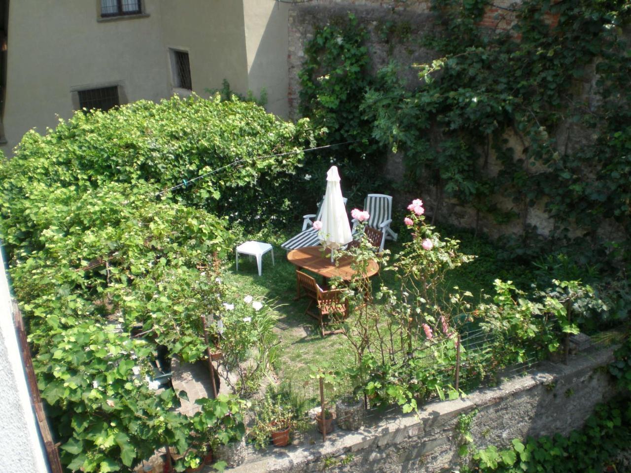 Casa Mario Lupo - Apartments And Rooms Bergamo Bagian luar foto